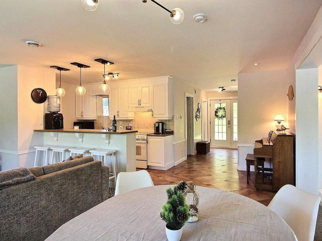 









460


Tsse Robillard

,
Saint-André-d'Argenteuil,




QC
J0V1X0

