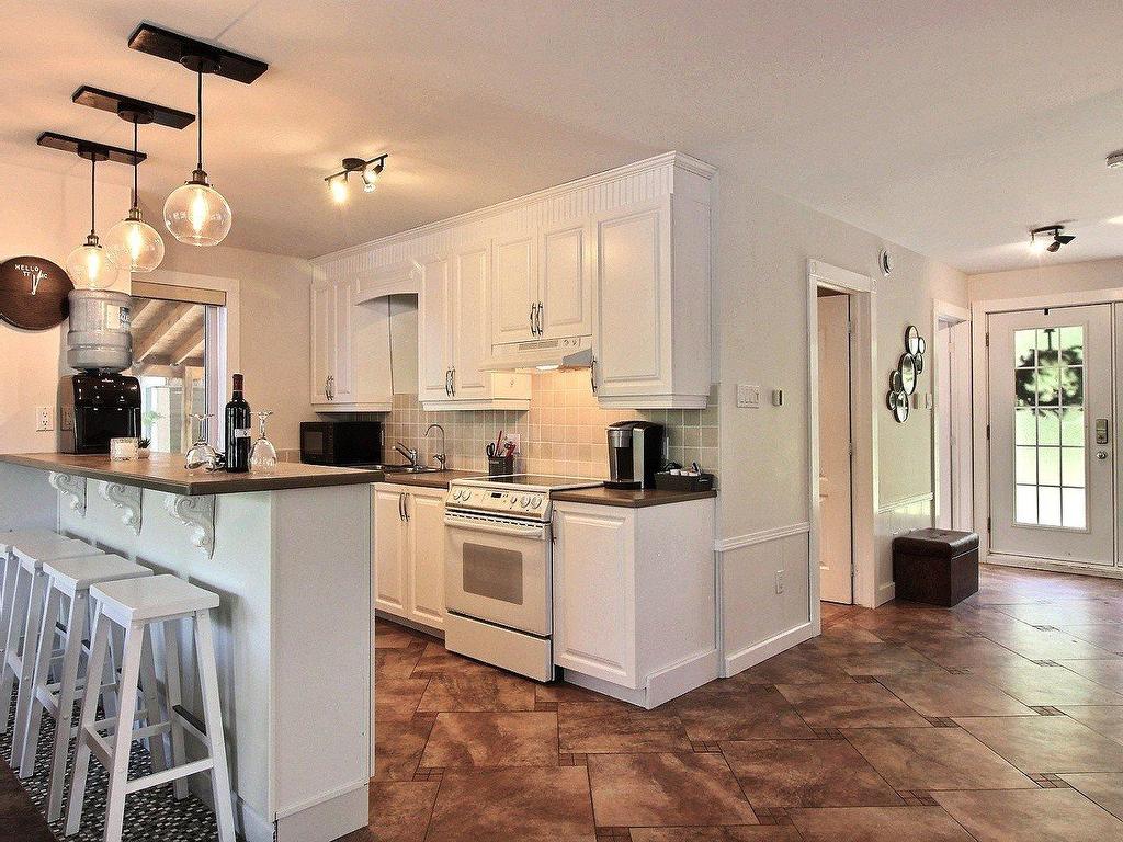 









460


Tsse Robillard

,
Saint-André-d'Argenteuil,




QC
J0V1X0

