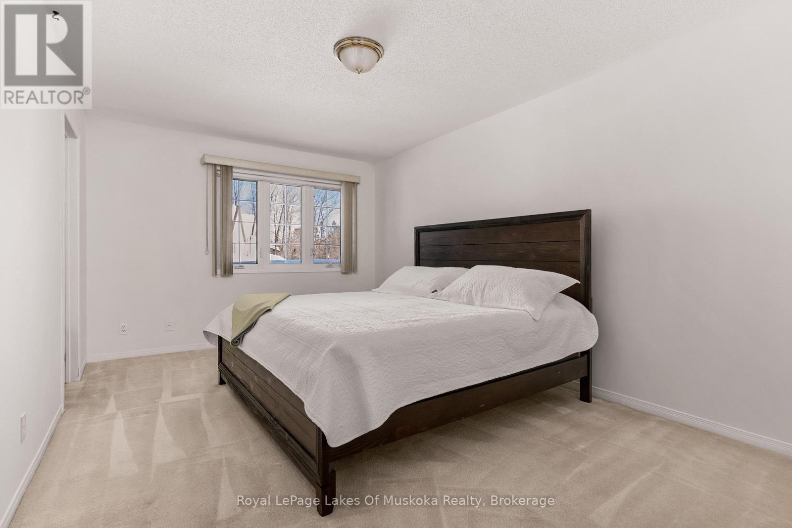 












B2 - 20 DAIRY LANE

,
Huntsville (Chaffey),




Ontario
P1H2L1

