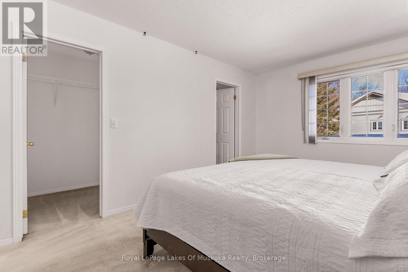 












B2 - 20 DAIRY LANE

,
Huntsville (Chaffey),




Ontario
P1H2L1

