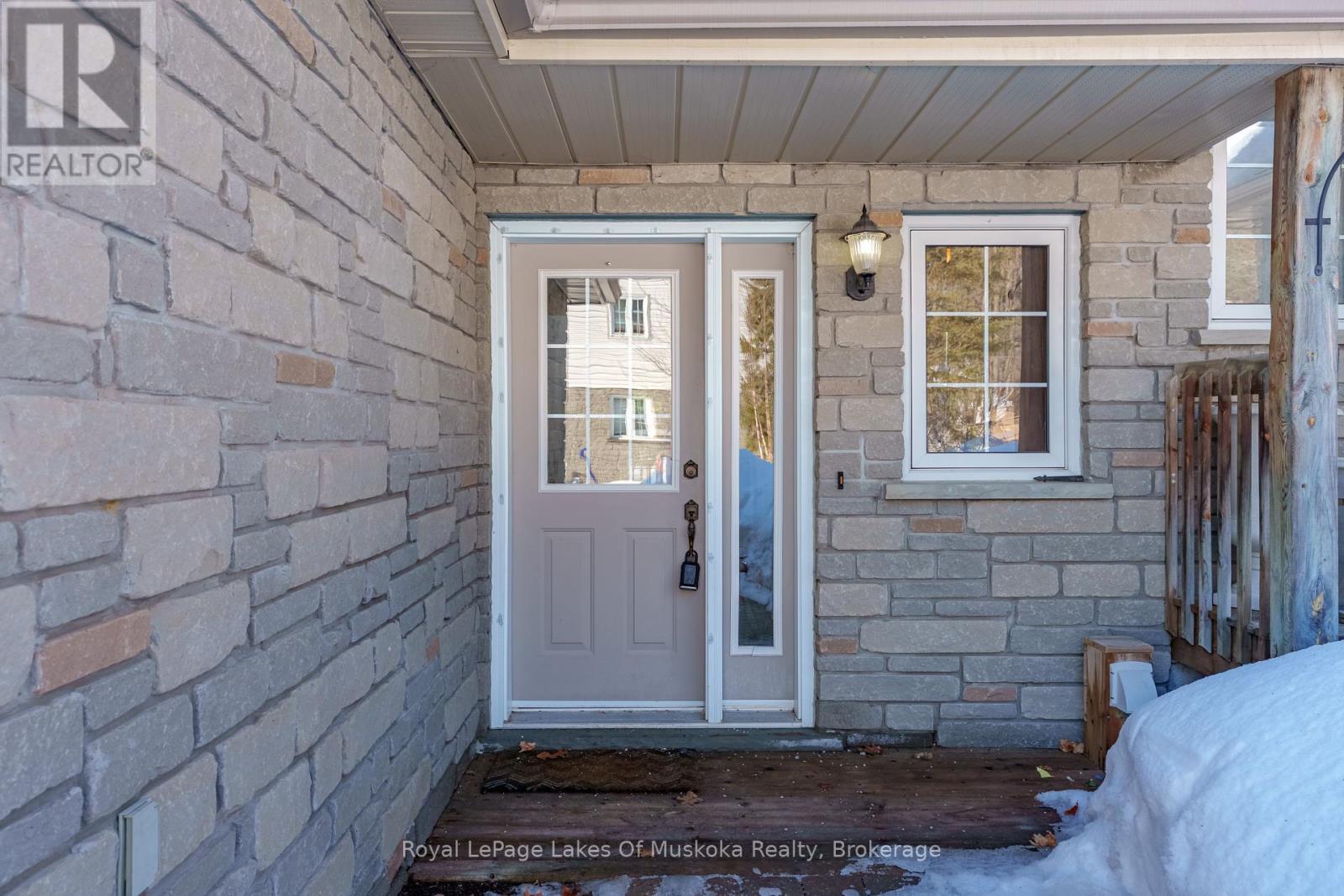 












B2 - 20 DAIRY LANE

,
Huntsville (Chaffey),




Ontario
P1H2L1

