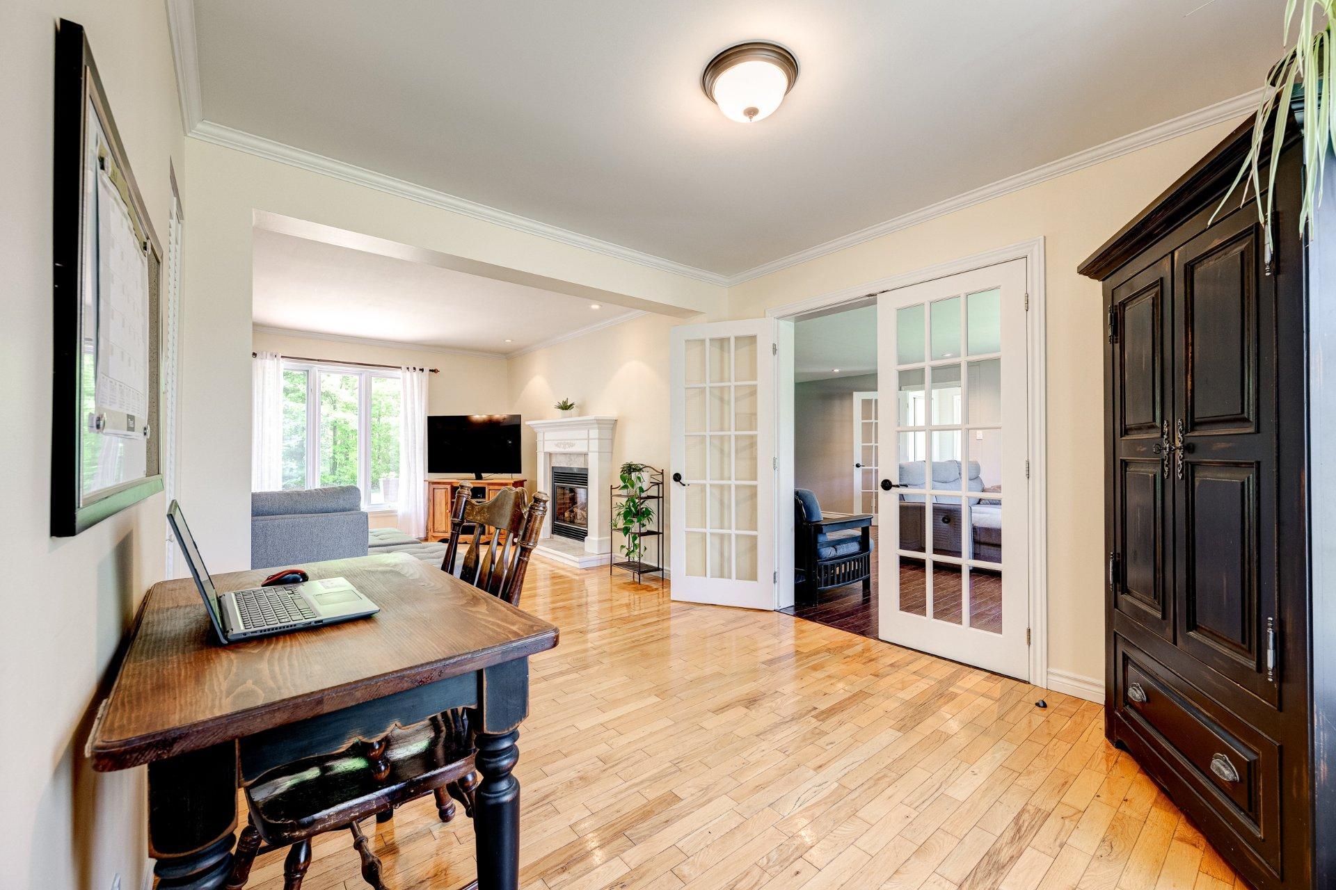









1109


Rue Aimé-Guénette

,
Saint-Jérôme,




QC
J7Y5C4

