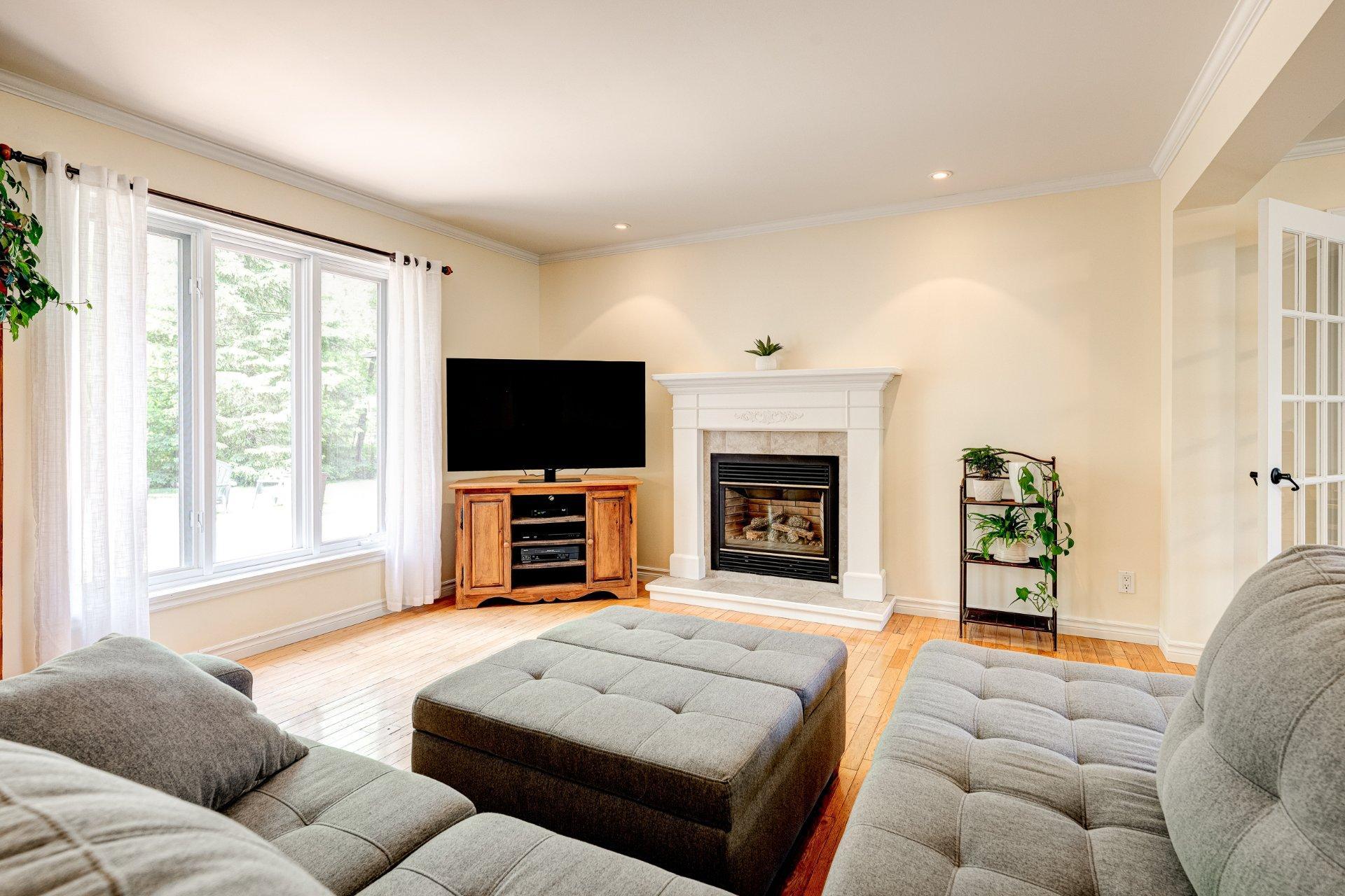 









1109


Rue Aimé-Guénette

,
Saint-Jérôme,




QC
J7Y5C4

