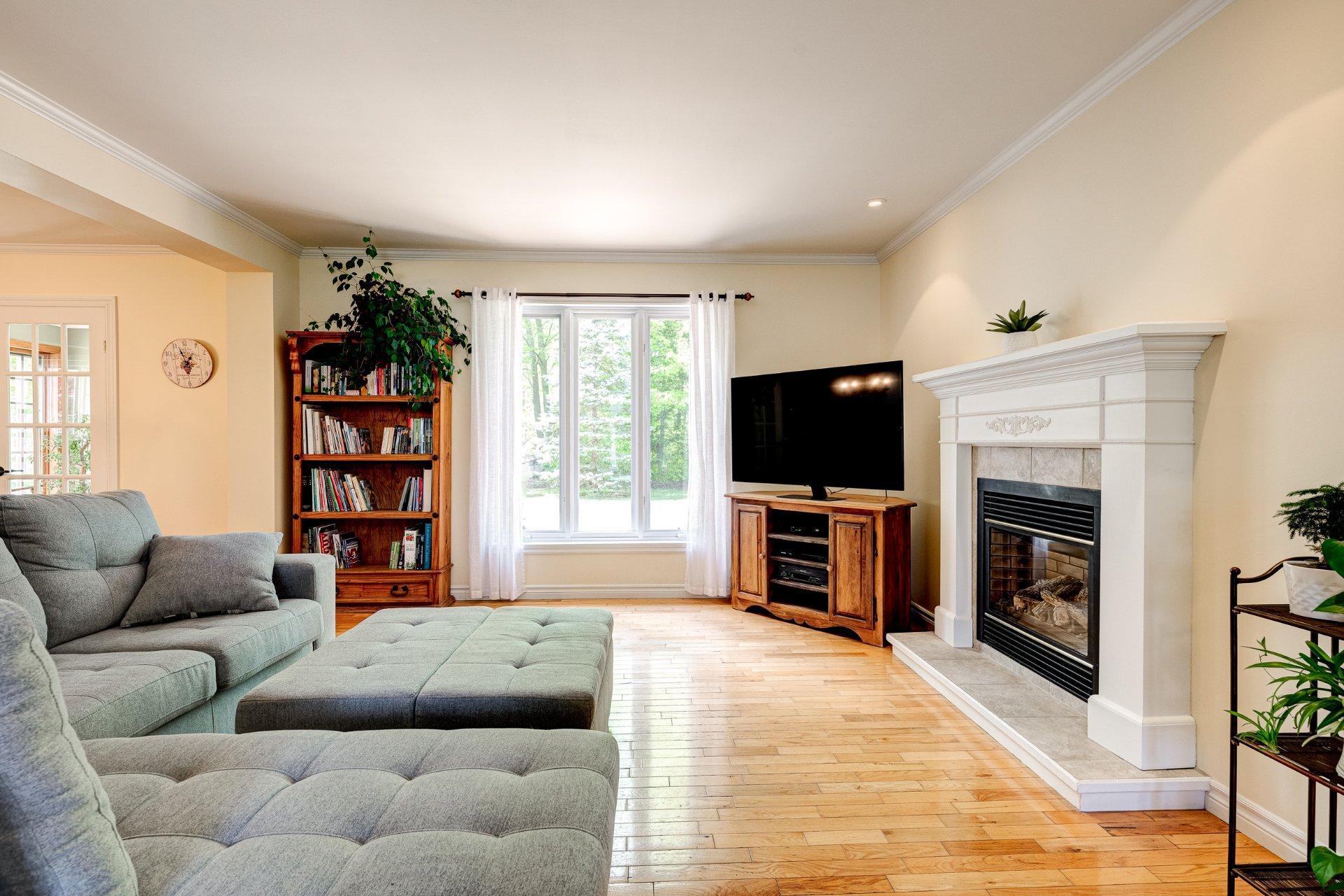 









1109


Rue Aimé-Guénette

,
Saint-Jérôme,




QC
J7Y5C4

