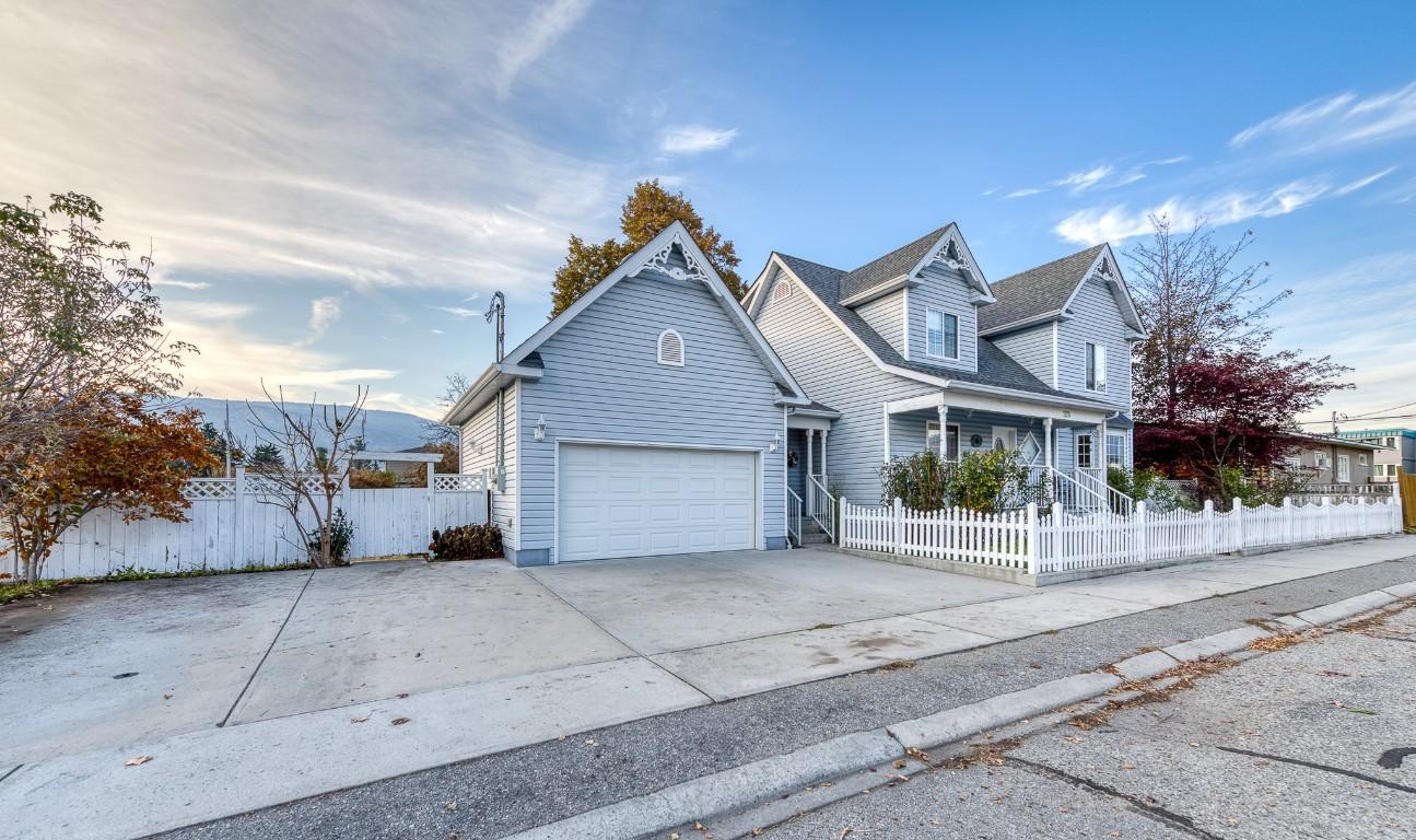 









935


Argyle

Street,
Penticton,




BC
V2A 5P1

