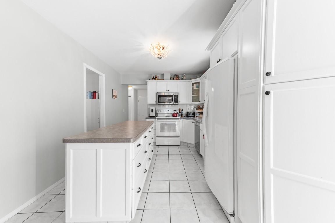 









935


Argyle

Street,
Penticton,




BC
V2A 5P1

