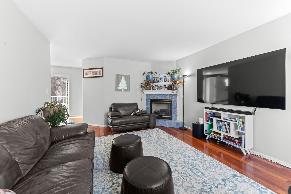 









935


Argyle

Street,
Penticton,




BC
V2A 5P1

