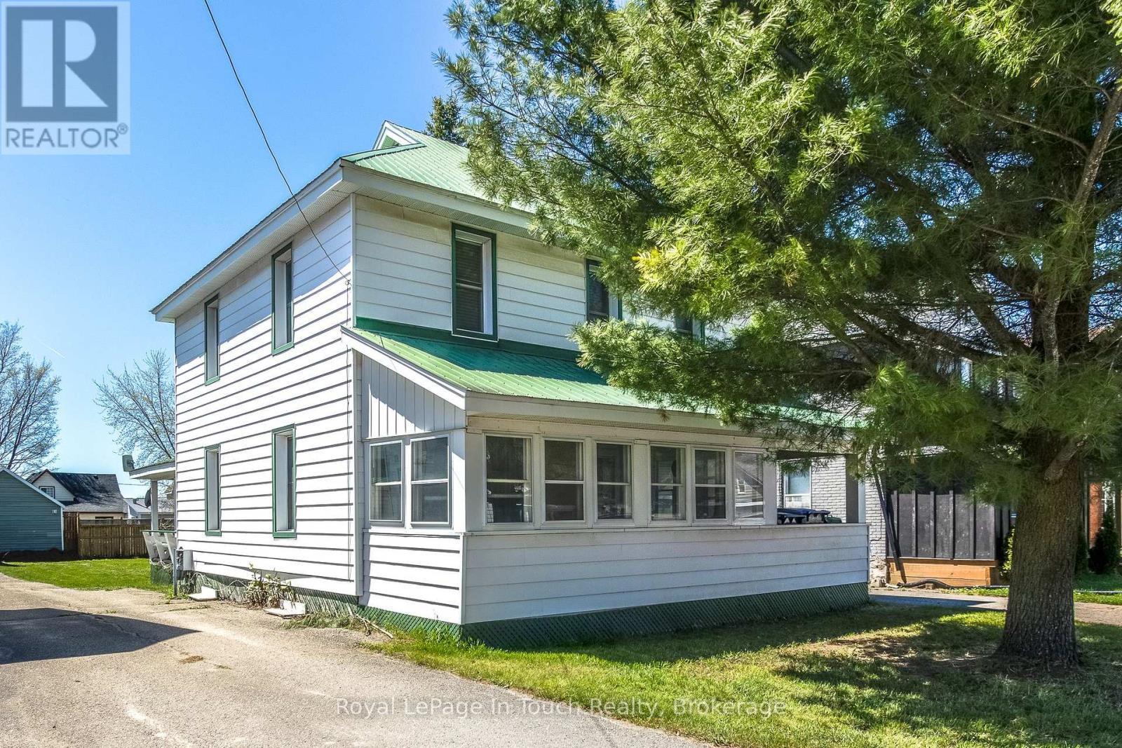 












30 MARIA STREET

,
Penetanguishene,




Ontario
L9M1L5


