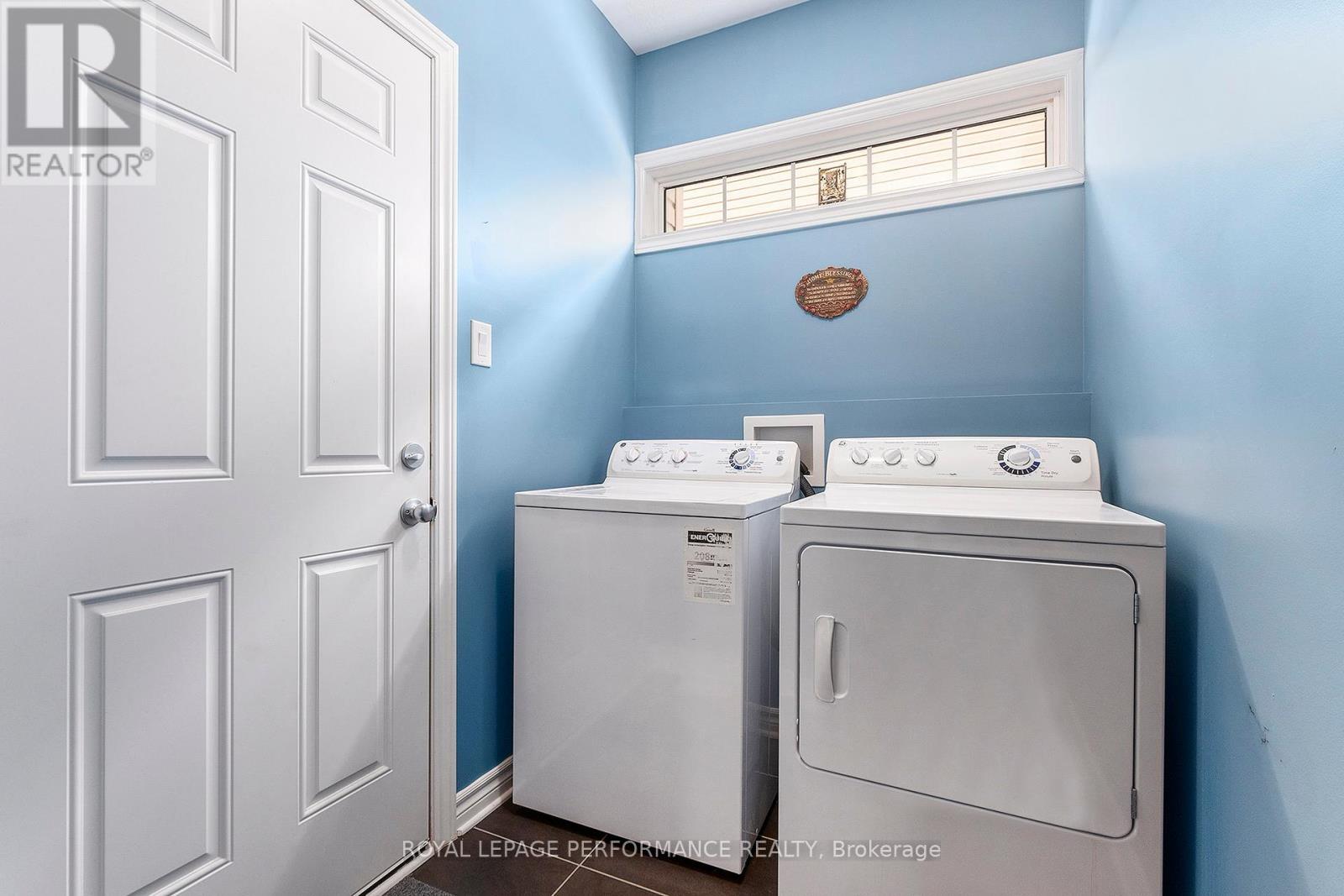 












658 PERCIFOR WAY

,
Ottawa,




Ontario
K1W0E1

