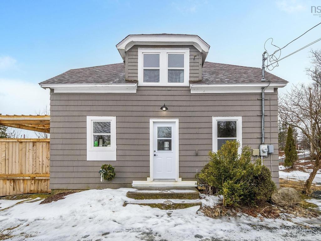 












60 Post Office Road

,
Porters Lake,




NS
B3E 1H7

