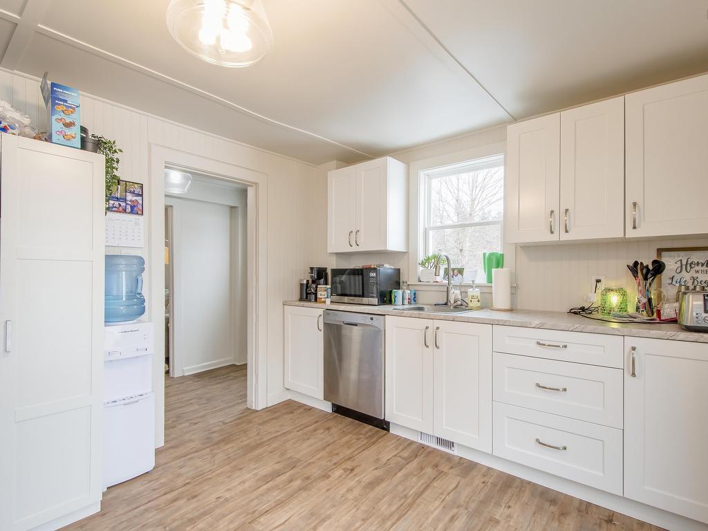 












60 Post Office Road

,
Porters Lake,




NS
B3E 1H7

