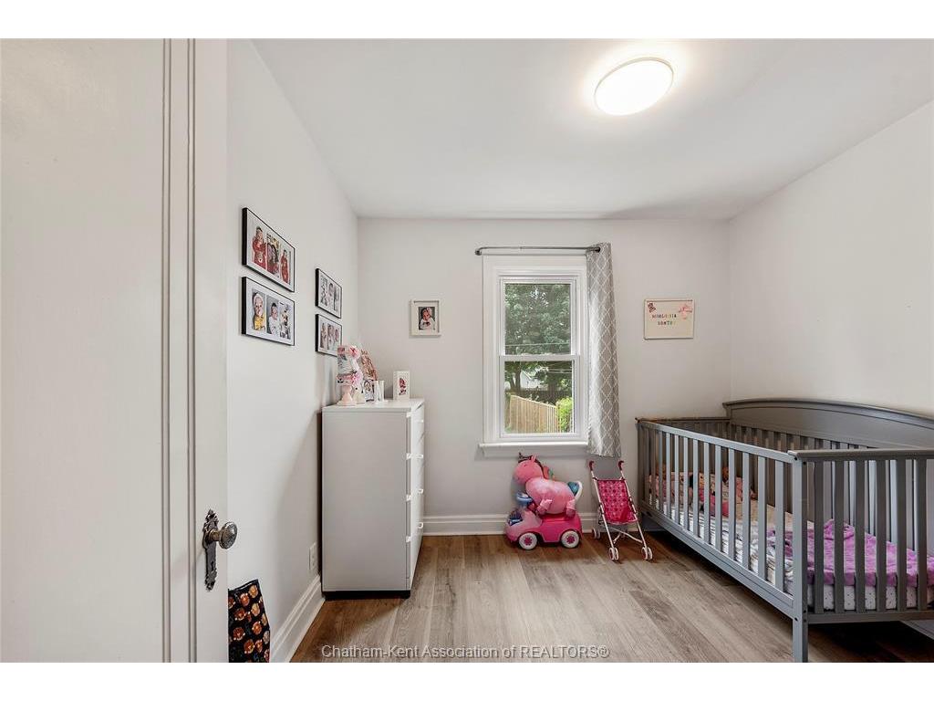 









33


WILSON

Avenue,
Chatham,




ON
N7L 1K8

