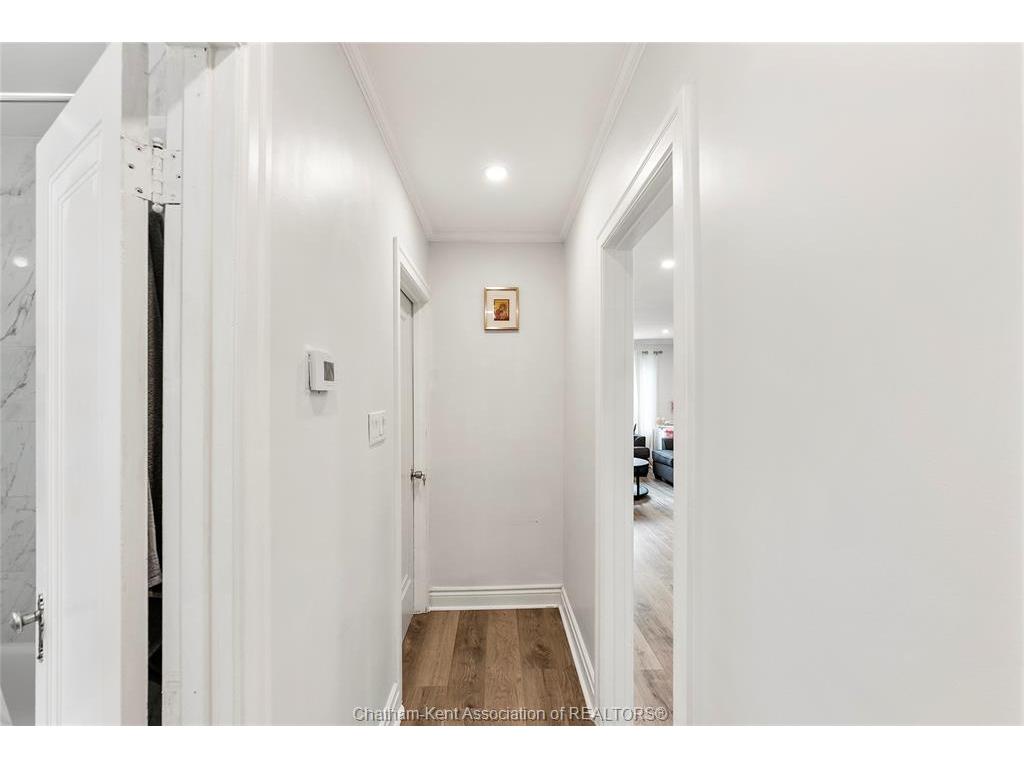 









33


WILSON

Avenue,
Chatham,




ON
N7L 1K8

