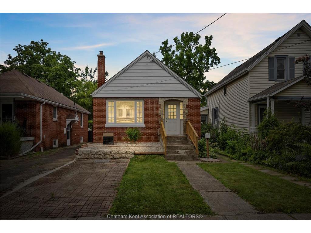 









33


WILSON

Avenue,
Chatham,




ON
N7L 1K8

