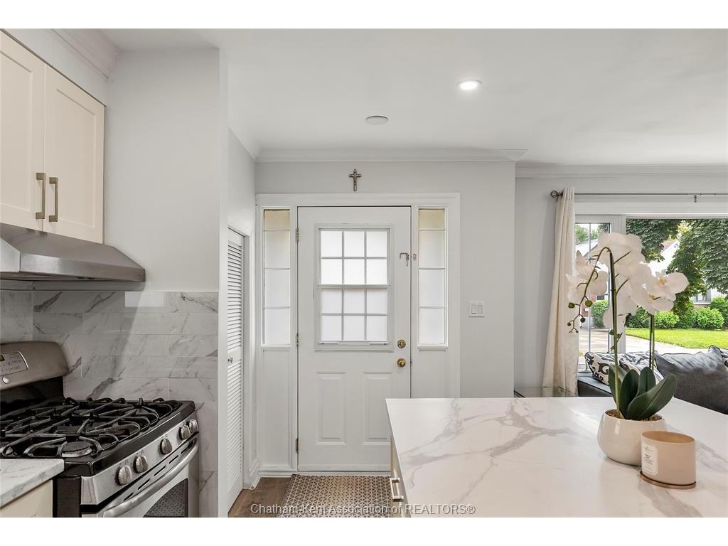 









33


WILSON

Avenue,
Chatham,




ON
N7L 1K8

