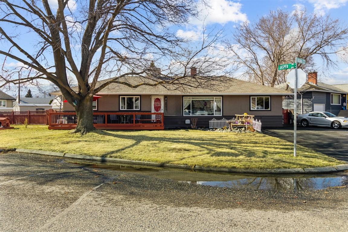









601


Regina

Avenue,
Kamloops,




BC
V2B 1N6

