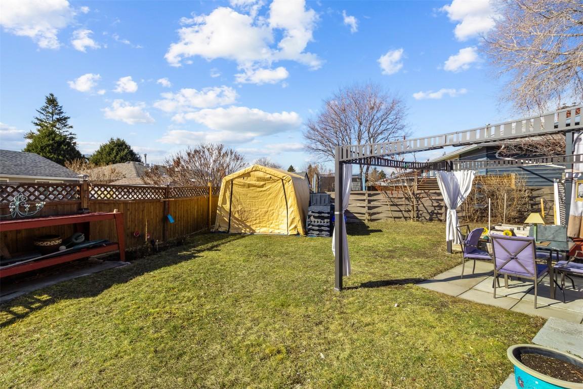 









601


Regina

Avenue,
Kamloops,




BC
V2B 1N6

