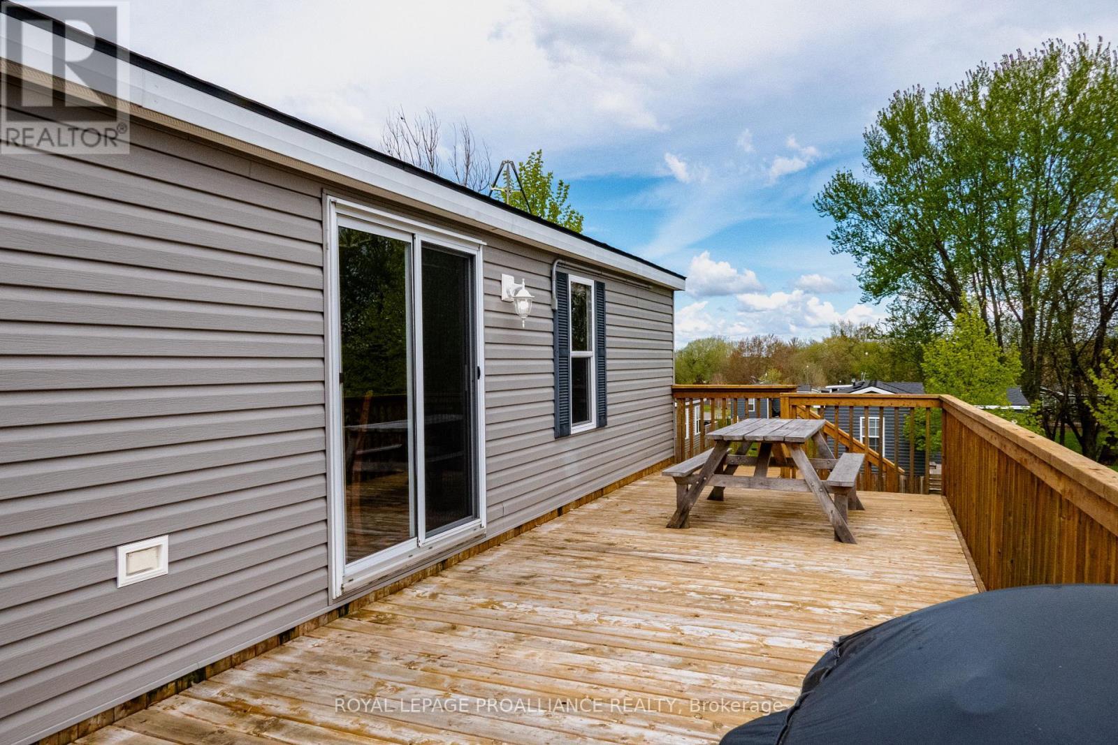 












486 CTY RD- 71 FOREST GROVE

,
Prince Edward County (Athol Ward),




Ontario
K0K1P0

