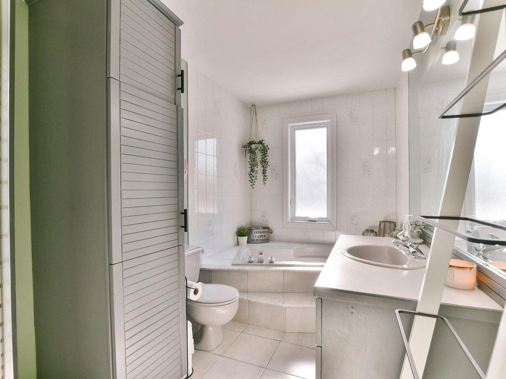 









1441


Rue Papin

,
L'Assomption,




QC
J5W5H8

