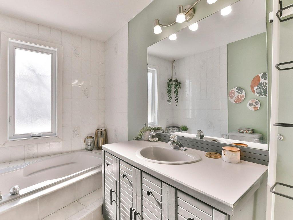 









1441


Rue Papin

,
L'Assomption,




QC
J5W5H8

