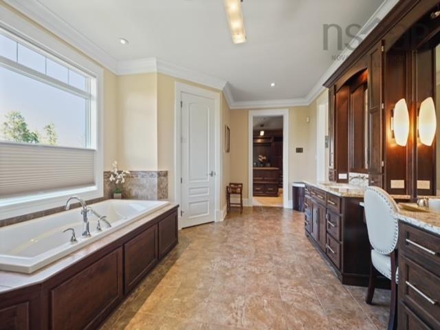 












142 Piggott Avenue

,
Fall River,




NS
B2T 1S6

