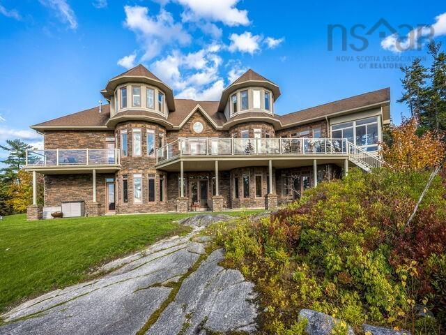 












142 Piggott Avenue

,
Fall River,




NS
B2T 1S6

