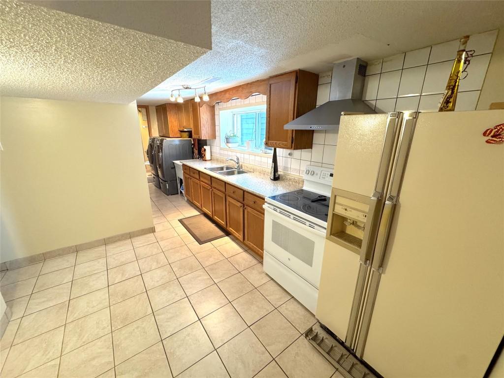









972


5th

Avenue,
Fernie,




BC
V0B 1M0

