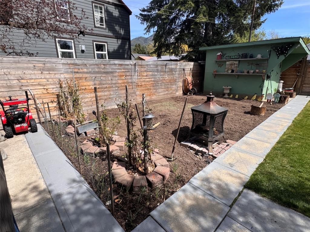 









972


5th

Avenue,
Fernie,




BC
V0B 1M0

