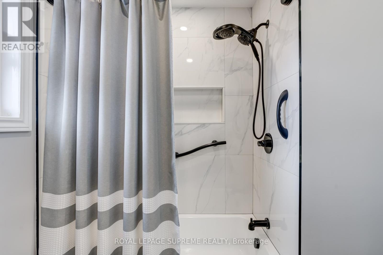 












1468 GOLDMAR DRIVE

,
Mississauga,




Ontario
L4X1N5

