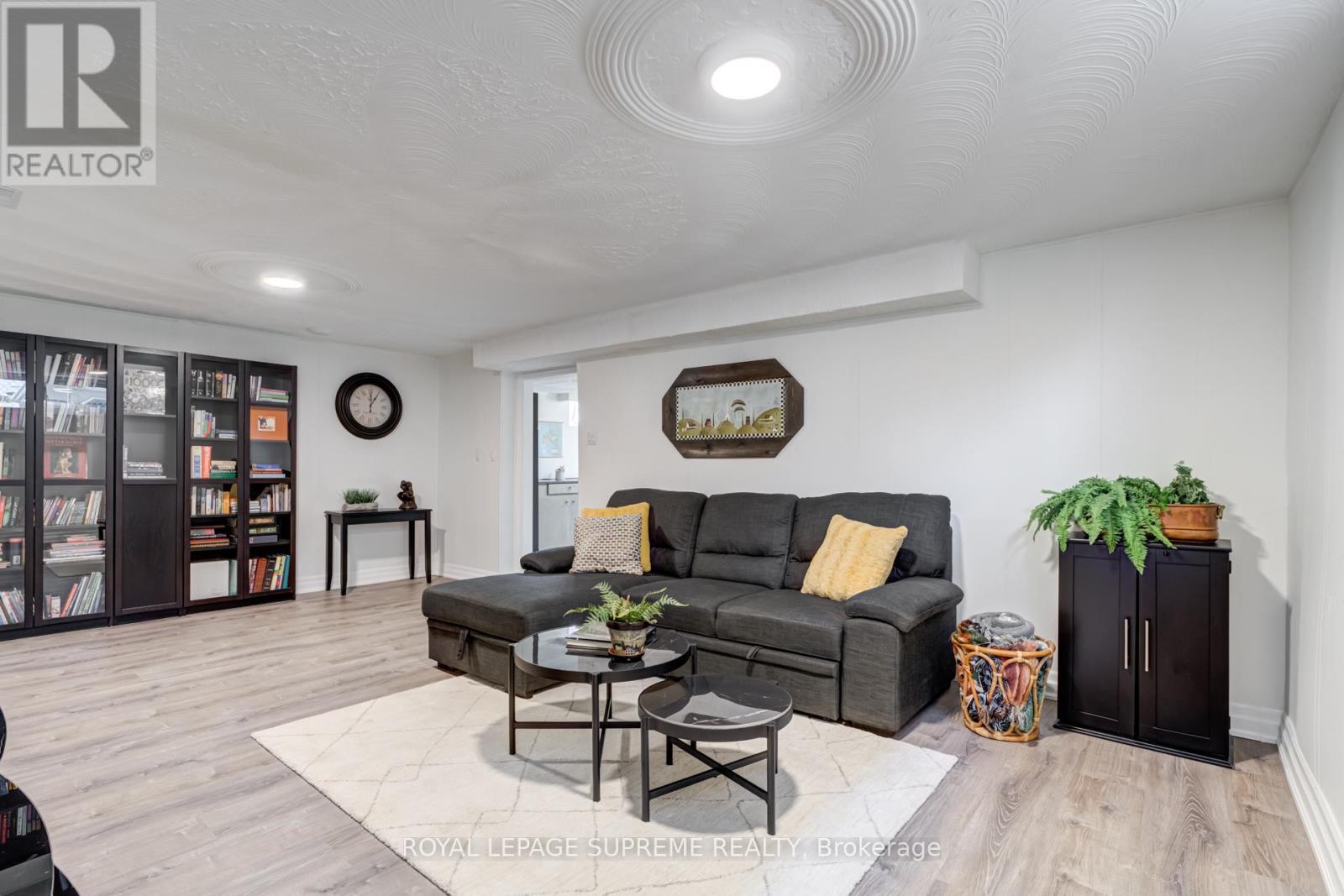 












1468 GOLDMAR DRIVE

,
Mississauga,




Ontario
L4X1N5

