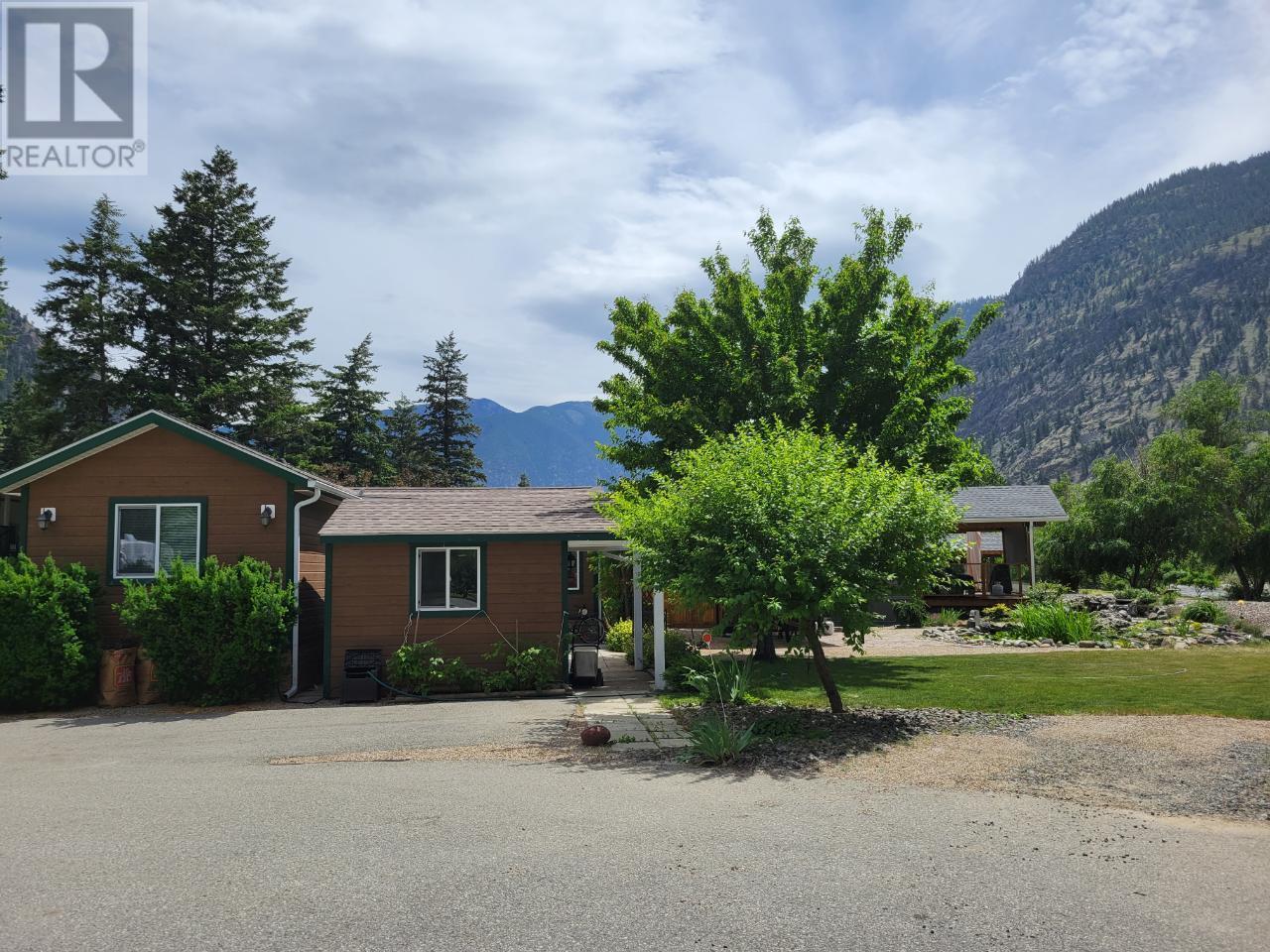 












4354 Hwy 3 Unit# 18

,
Keremeos,







British Columbia
V0X1N1

