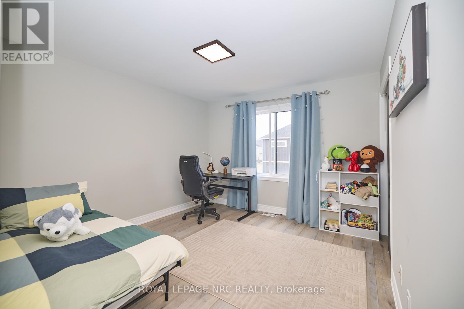 












121 MOFFATT STREET

,
St. Catharines (Oakdale),




Ontario
L2P2L7


