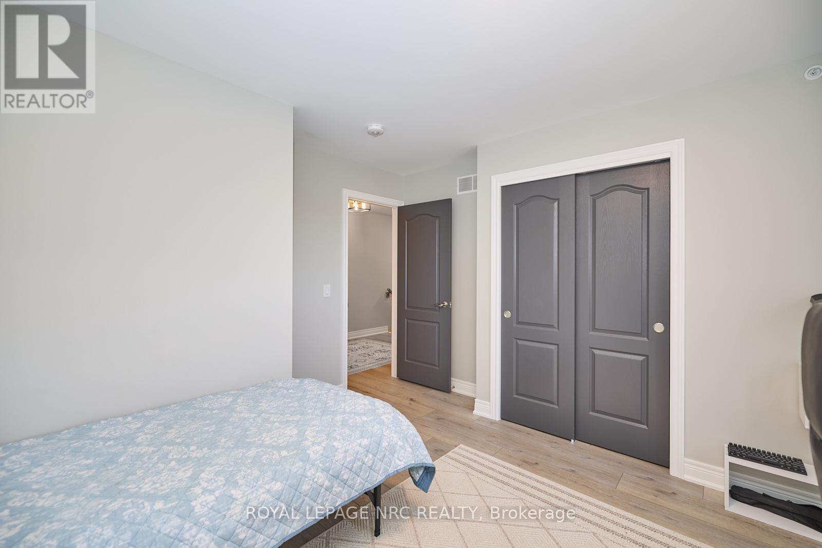 












121 MOFFATT STREET

,
St. Catharines (Oakdale),




Ontario
L2P2L7

