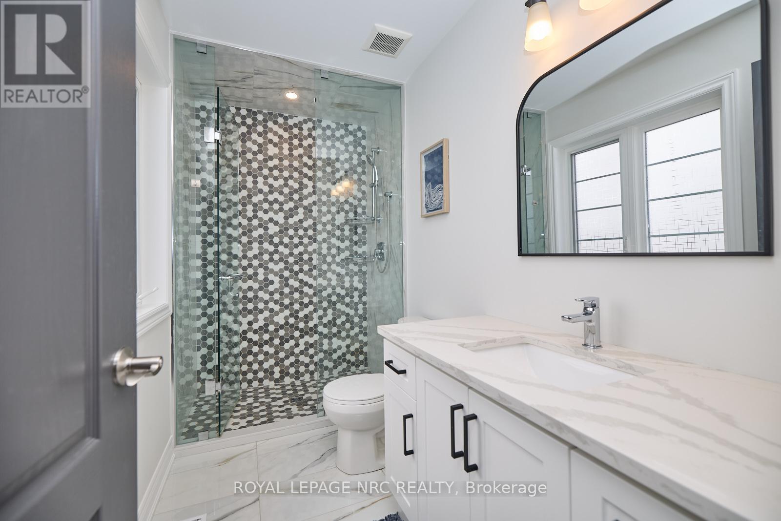 












121 MOFFATT STREET

,
St. Catharines (Oakdale),




Ontario
L2P2L7

