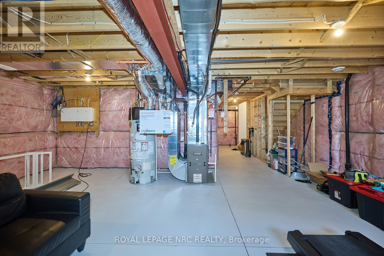 












121 MOFFATT STREET

,
St. Catharines (Oakdale),




Ontario
L2P2L7

