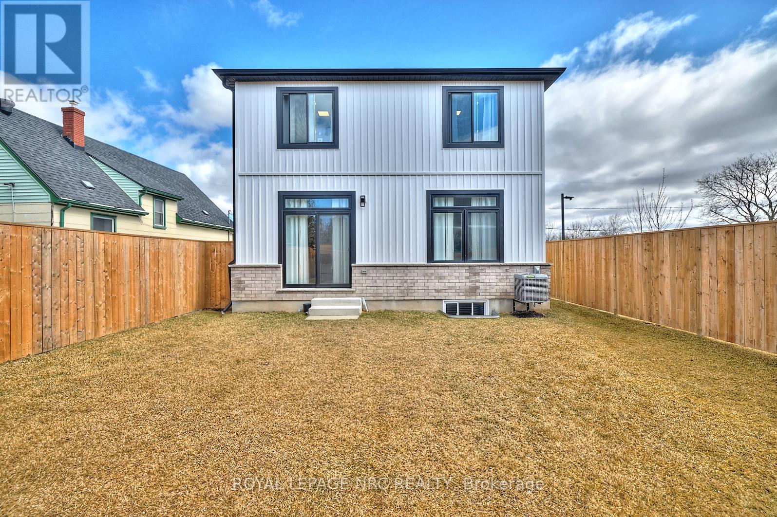 












121 MOFFATT STREET

,
St. Catharines (Oakdale),




Ontario
L2P2L7

