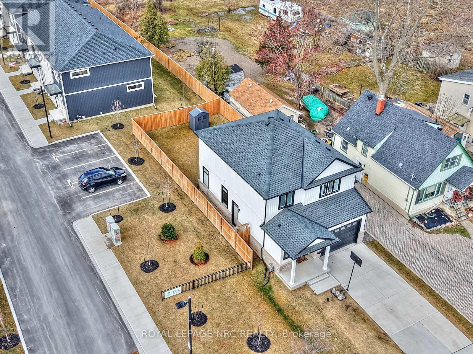 












121 MOFFATT STREET

,
St. Catharines (Oakdale),




Ontario
L2P2L7

