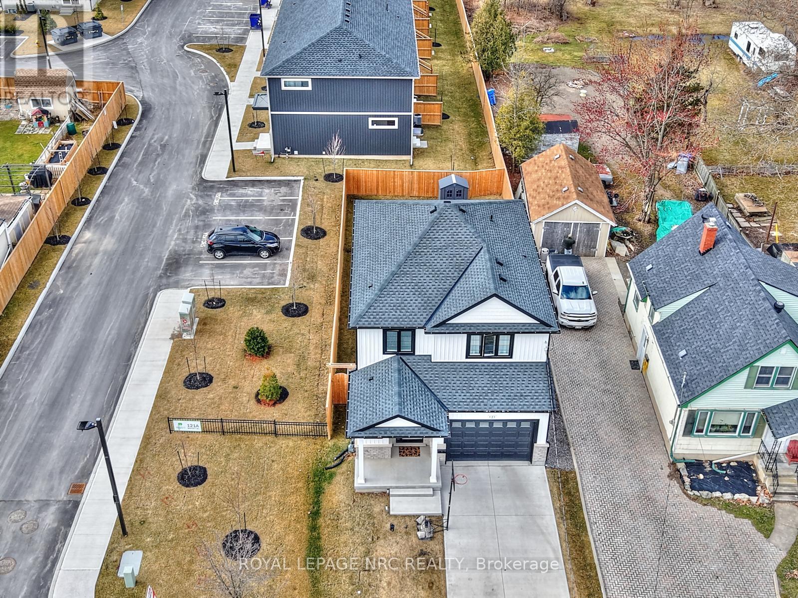












121 MOFFATT STREET

,
St. Catharines (Oakdale),




Ontario
L2P2L7

