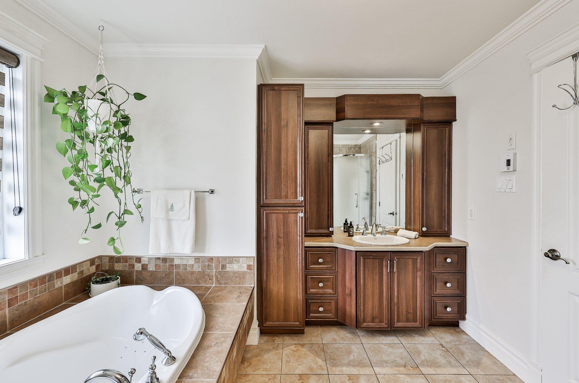 









51

 - 53


Rue Josaphat-Adam

,
Saint-Thomas,




QC
J0K3L0

