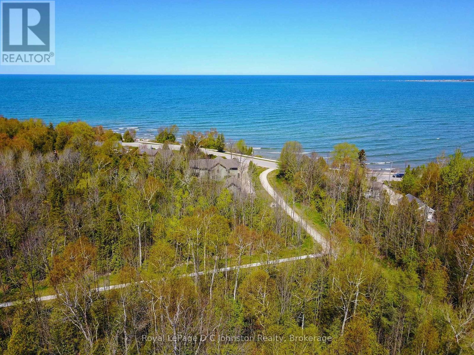 












29 LAKESIDE WOODS CRESCENT

,
Saugeen Shores,







Ontario
N0H2C6


