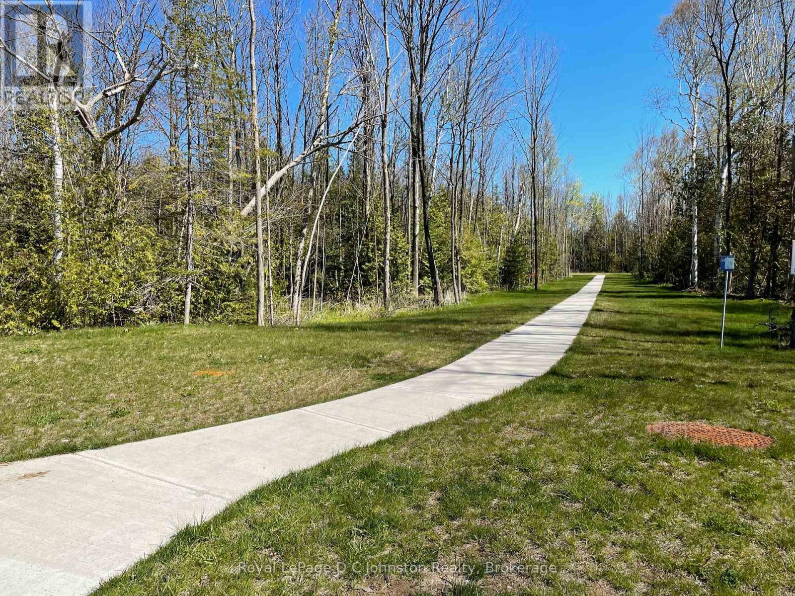 












29 LAKESIDE WOODS CRESCENT

,
Saugeen Shores,







Ontario
N0H2C6

