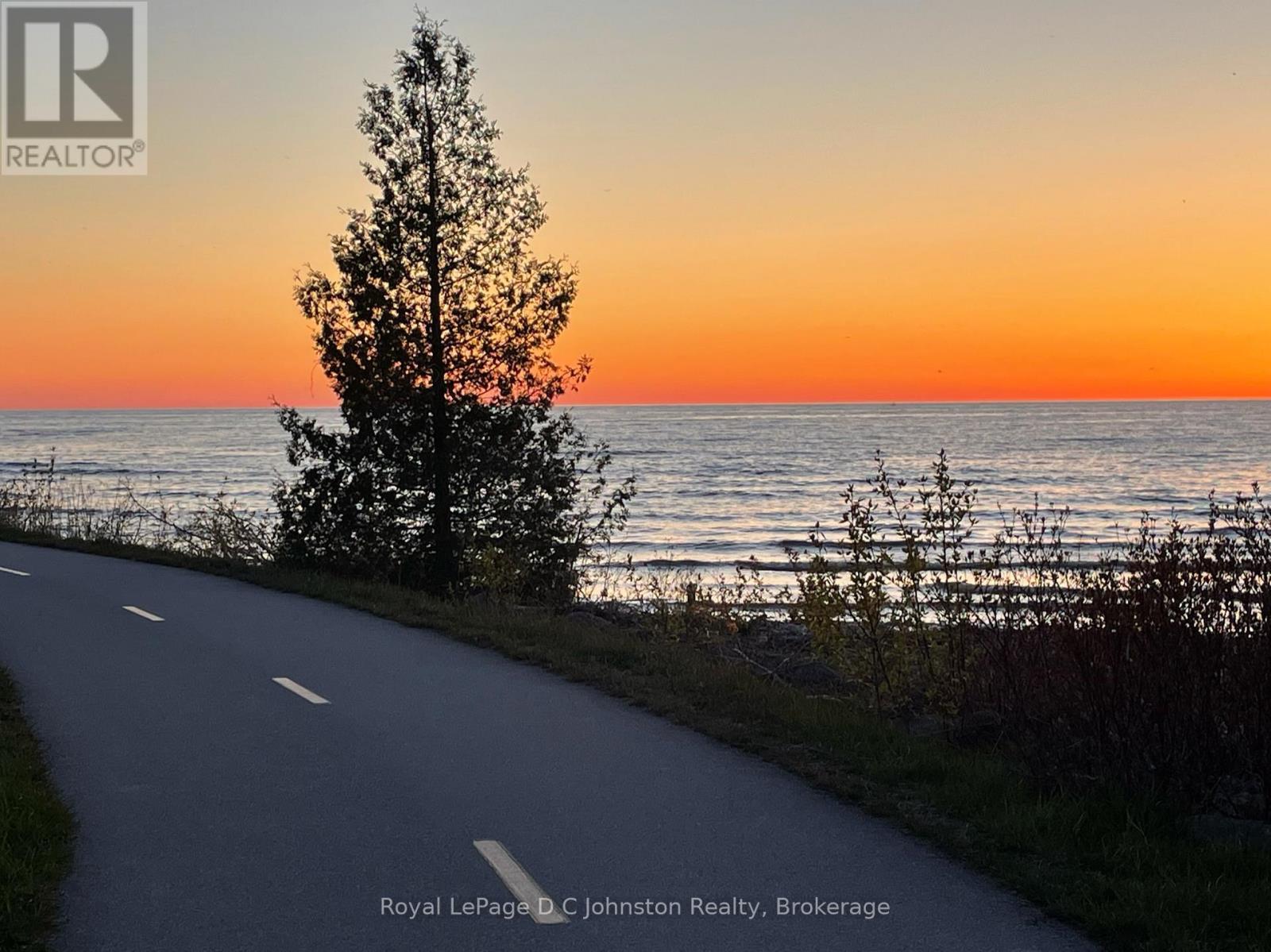












29 LAKESIDE WOODS CRESCENT

,
Saugeen Shores,







Ontario
N0H2C6

