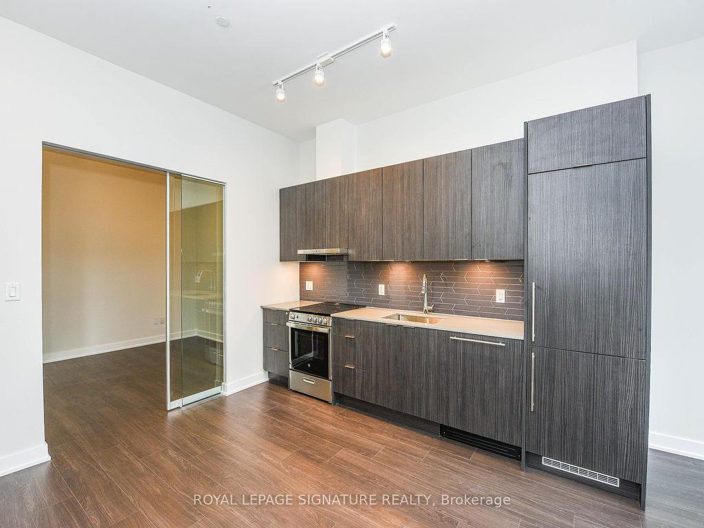 









430


Square One

Drive East, 505,
Mississauga,




ON
L5B 0L6

