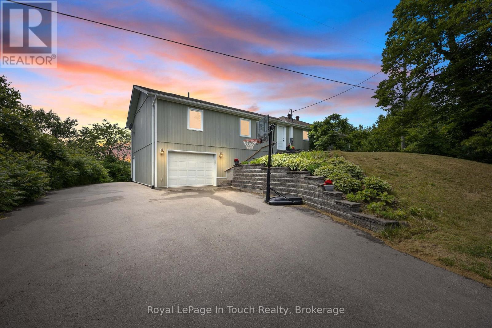 












288 KINGS FARM ROAD

,
Georgian Bay (Baxter),




Ontario
L0K1S0

