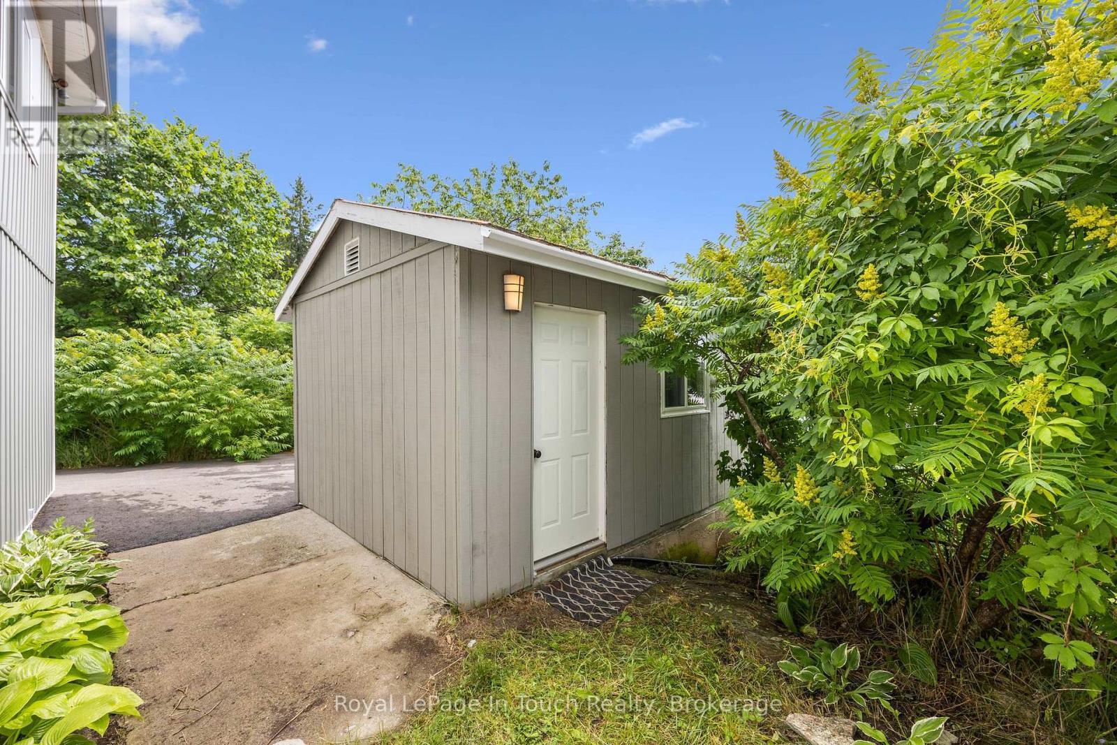 












288 KINGS FARM ROAD

,
Georgian Bay (Baxter),




Ontario
L0K1S0

