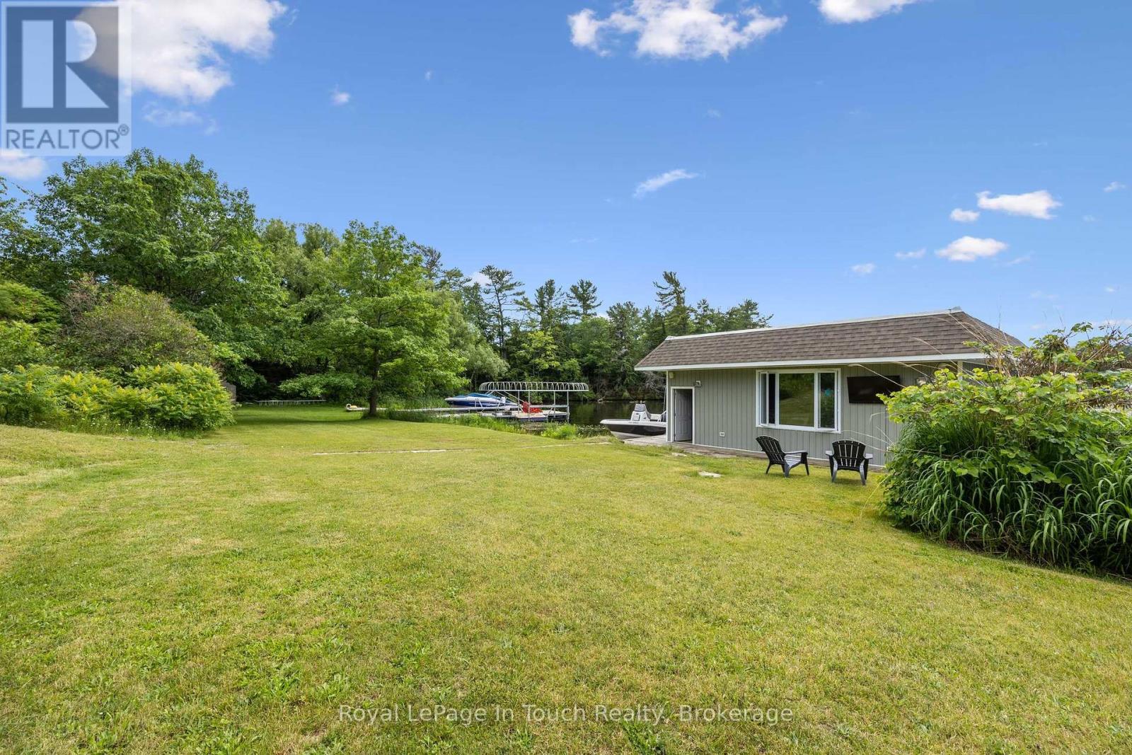 












288 KINGS FARM ROAD

,
Georgian Bay (Baxter),




Ontario
L0K1S0

