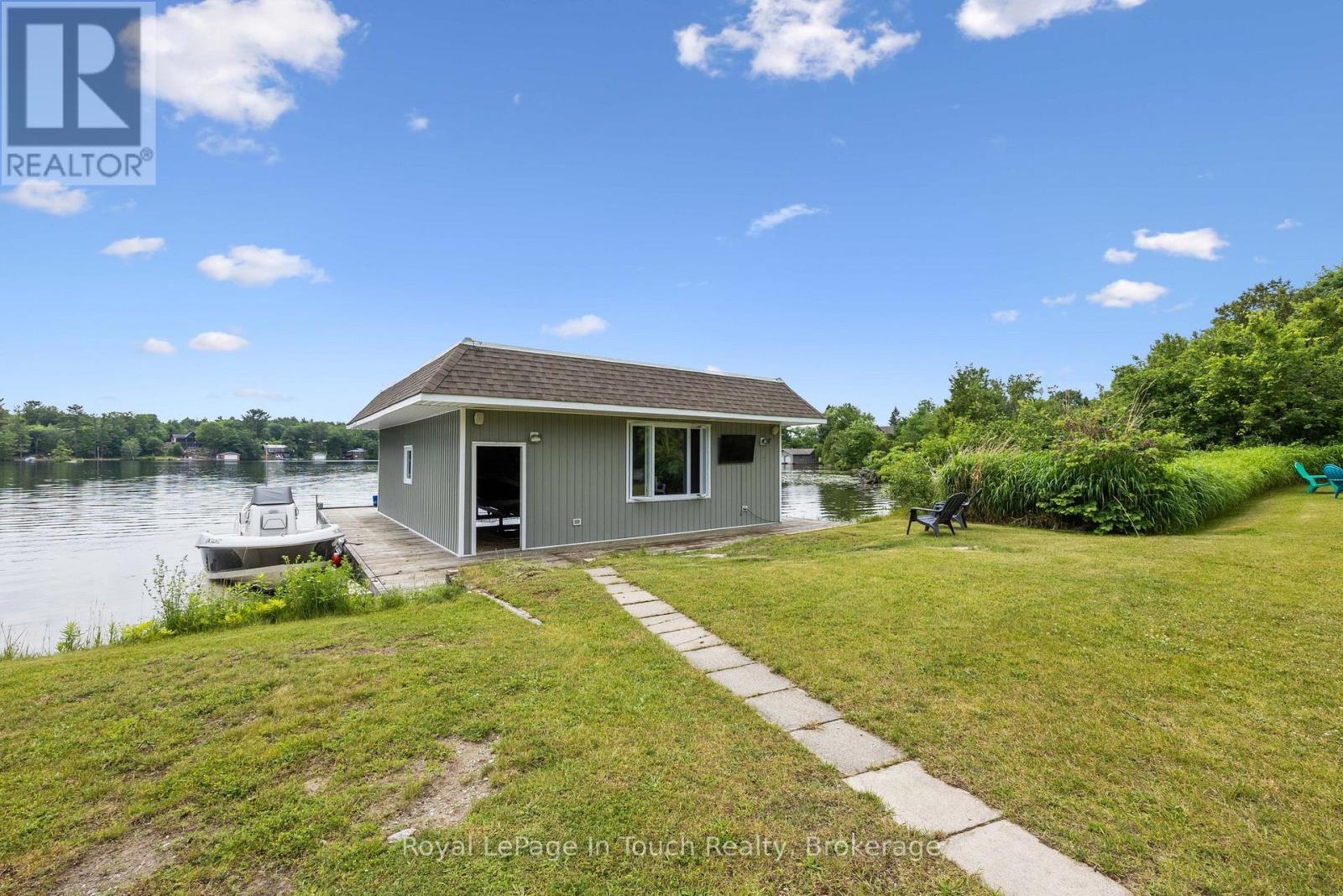 












288 KINGS FARM ROAD

,
Georgian Bay (Baxter),




Ontario
L0K1S0

