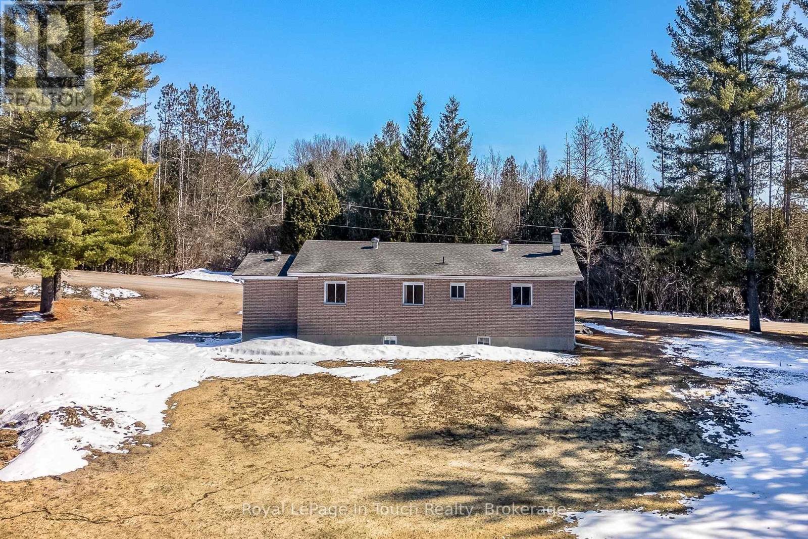 












284 CONCESSION 12 ROAD E

,
Tiny,




Ontario
L0L2J0

