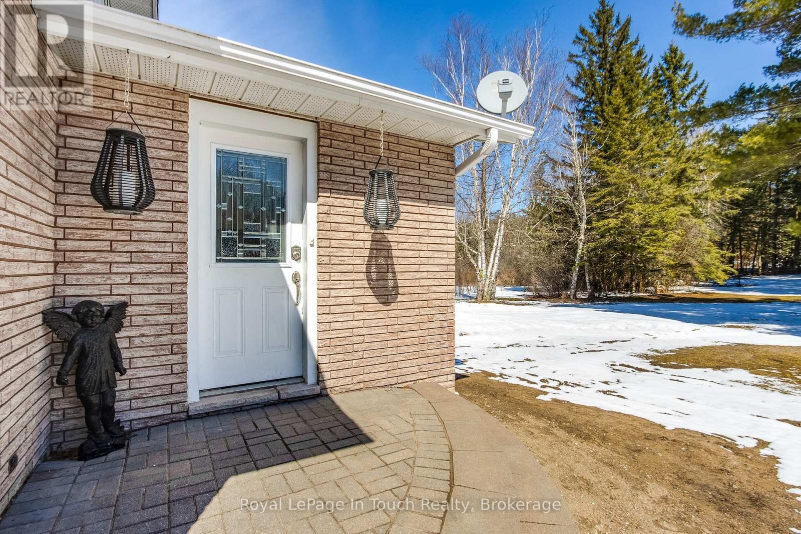 












284 CONCESSION 12 ROAD E

,
Tiny,




Ontario
L0L2J0

