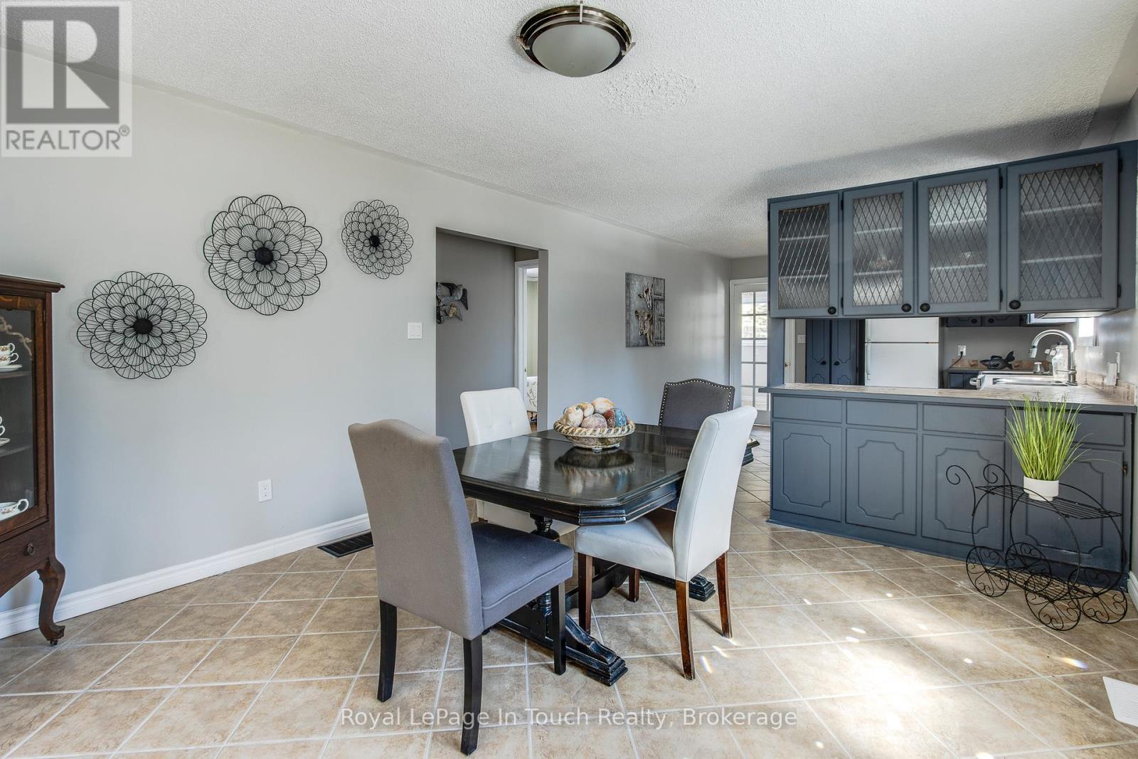 












284 CONCESSION 12 ROAD E

,
Tiny,




Ontario
L0L2J0

